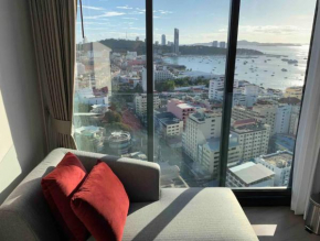 The EDGE Central PATTAYA SeaView with Infinity Pool & Free Netflix